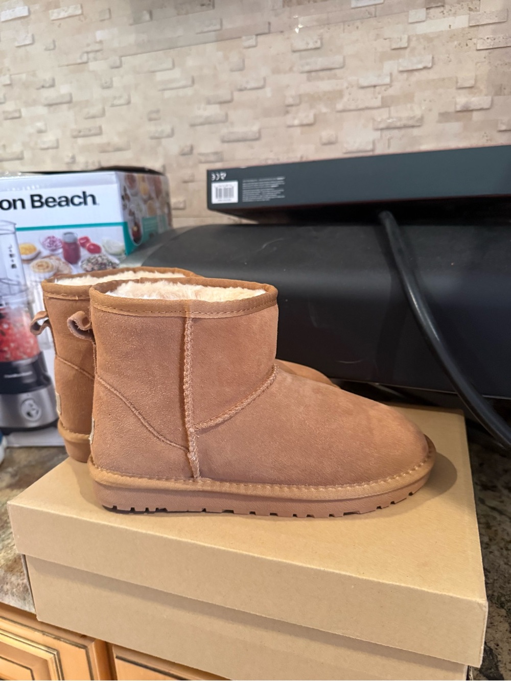 MINI BEIGE UGG
